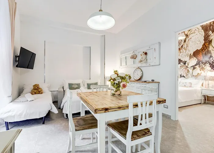 Trevi Fountain - Shabby - Romedreamhome
